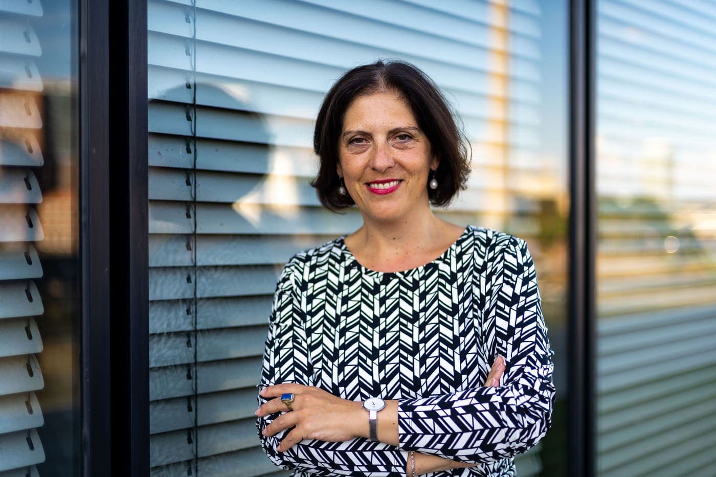 Martha Giannakoudi, Founder & CEO von Synnous Consulting, im Düsseldorfer Medienhafen